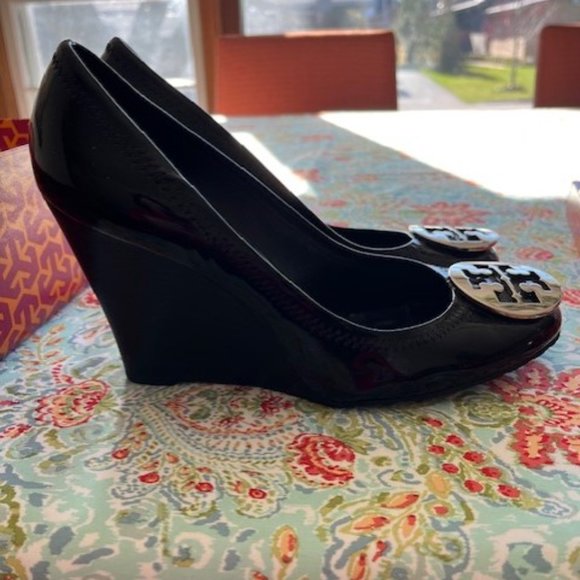 Tory Burch Sophie Wedges Black/Silver Size 9 - Picture 4 of 6